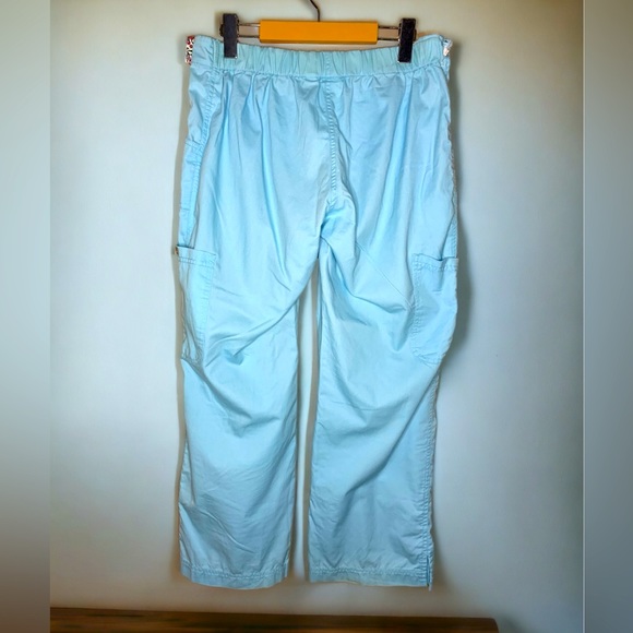KOI SCRUBS Women’s baby blue scrub pants- Medium Petite - Picture 3 of 6